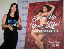 ...और एक बार फिर सनी लियोनी ने किया सबका दिल जीतने वाला काम!