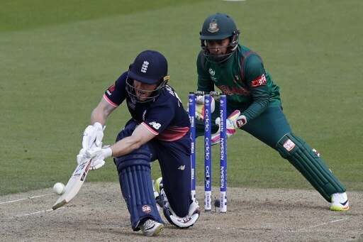 वहीं इस लिस्ट में तीसरे नंबर पर इंग्लिश कप्तान इओन मॉर्गन का नंबर आता है. उन्होंने 145 पारियों में 10 वनडे शतक लगाए थे.