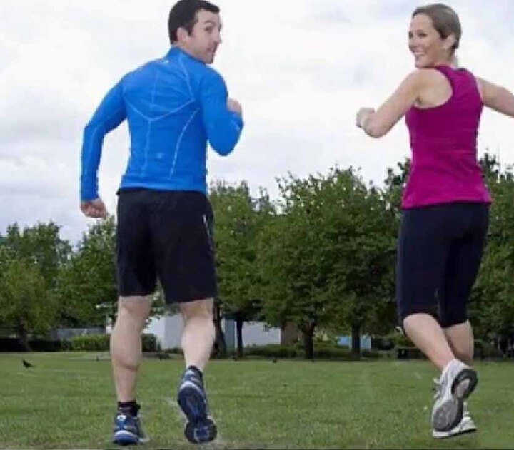 The Benefits Of Running Backward तेजी से वजन घटाना है तो ऐसे लगाएं दौड़!
