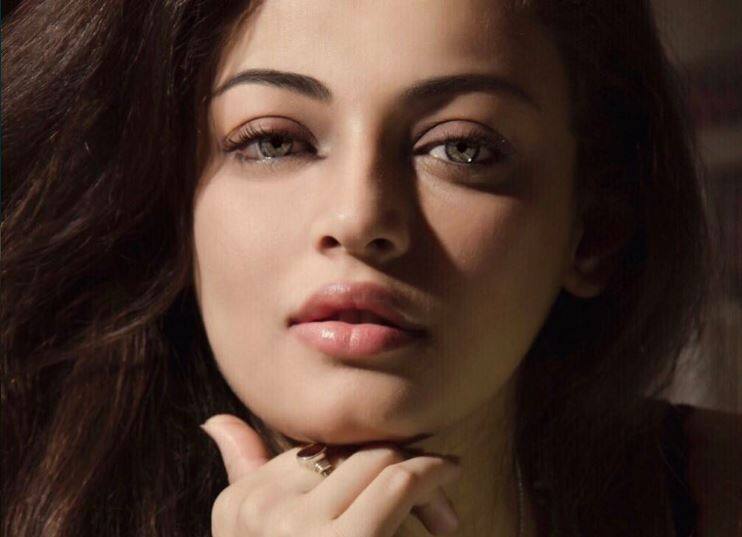 चार साल बाद फिर से फिल्मी पर्दे पर दिखेंगी ऐश्वर्या राय की 'हमशक्ल' स्नेहा उल्लाल