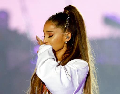 मैनचेस्टर: आतंकी हमले के दो हफ्ते बाद एरियाना की वापसी Ariana Grande Is Back After Two Weeks Of Manchester Attack मैनचेस्टर: आतंकी हमले के दो हफ्ते बाद एरियाना की वापसी