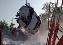 जयपुर में भयंकर सड़क हादसा, कार के ऊपर पलटा ट्रक, कार में सवार पांच की मौत