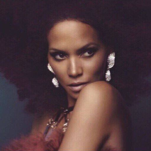 File: इस दौरान उन्होंने अपने हाथ को पेट पर रखकर एक तस्वीर खिंचाई थी.