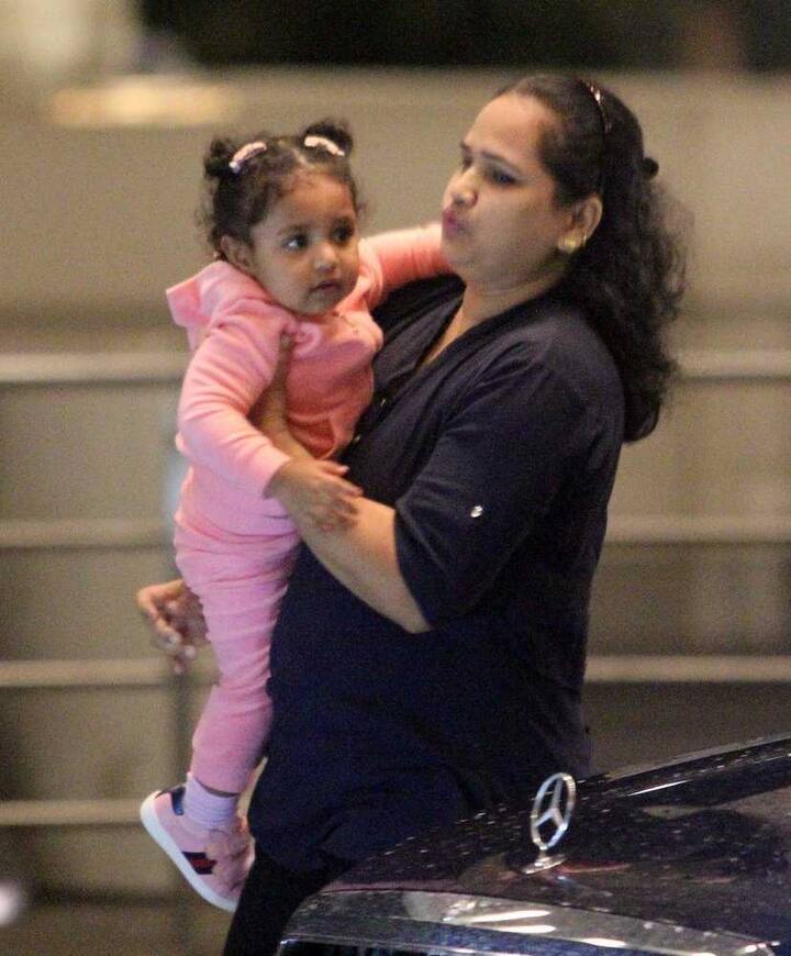 बताते चलें कि अदिरा करीब डेढ़ साल की हो गई हैं और ये उनकी ताज़ा तस्वीरें हैं.