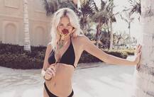 बिकनी कलेक्शन के प्रचार के लिए ये कैसे-कैसे पोज दे रही है ये हीरोइन!