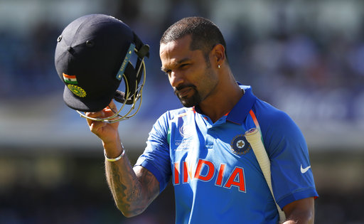 धवन आईसीसी के वनडे टूर्नामेंट्स में सबसे ज्यादा बल्लेबाज़ी औसत से 1000 या उससे ज्यादा रन बनाने वाले बल्लेबाज़ बन गए हैं.