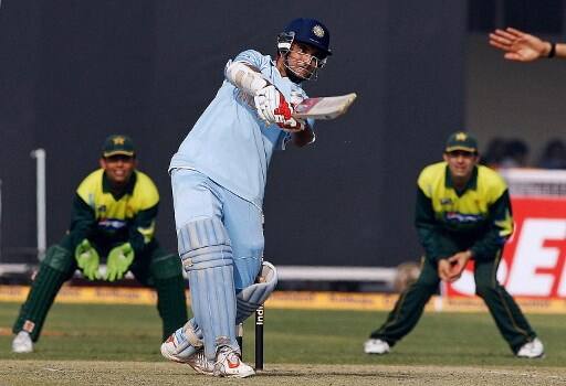 लिस्ट में चौथे नंबर पर सौरव गांगुली हैं, जिन्होंने 61.88 के औसत से 1671 रन बनाए हैं.