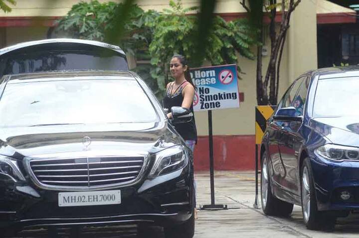 इन तस्वीरों को देखकर तो यही कहा जा सकता है कि मीरा आजकल अपनी फिटनेस के लेकर ज्यादा सजग हो गई हैं.