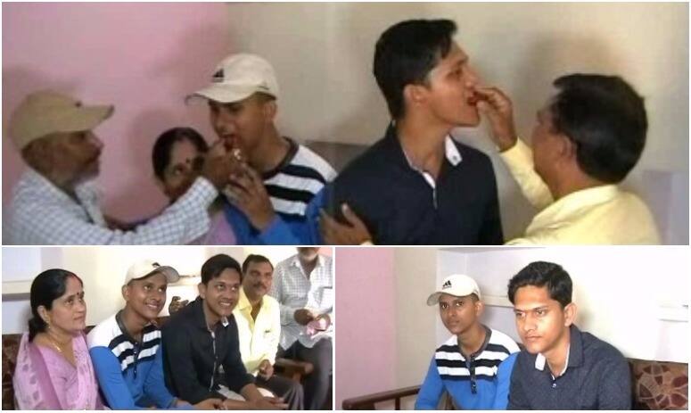 JEE Advanced Result 2017: आलू बेचने वाले के बेटों का हुआ IIT में सेलेक्शन Jee Advanced Result 2017 Potato Sellers Sons Selection In Iit JEE Advanced Result 2017: आलू बेचने वाले के बेटों का हुआ IIT में सेलेक्शन