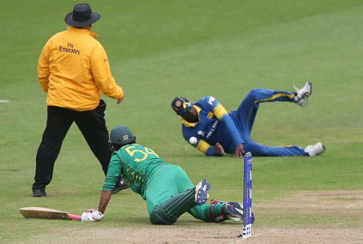 Pakvssl Sri Lanka S Poor Fielding Helps Pakistan To Reach Semifinals PAKvsSL: श्रीलंका की खराब फील्डिंग ने पाकिस्तान को पहुंचाया चैम्पियंस ट्रॉफी के सेमीफाइनल में