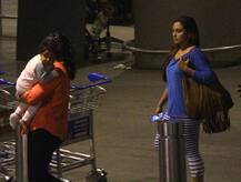 PHOTOS: दुबई से छुट्टियां मनाकर वापस लौटीं रानी मुखर्जी, बेटी आदिरा के साथ हुईं क्लिक