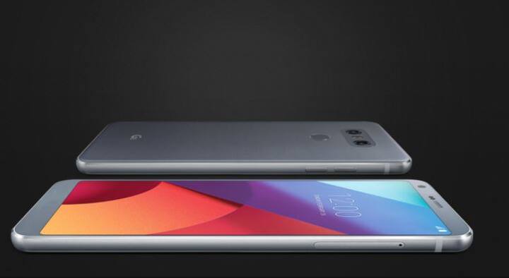 इसके साथ ही कंपनी एडिशनल ऑफर औऱ नो कॉस्ट ईएमआई पर ये स्मार्टफोन उपलब्ध करा रही है. इस ऑफर के बाद LG G6 38,990 रुपये की कीमत के साथ उपलब्ध होगा. इस स्मार्टफोन के 51,990 कीमत के साथ लॉन्च किया गया था.