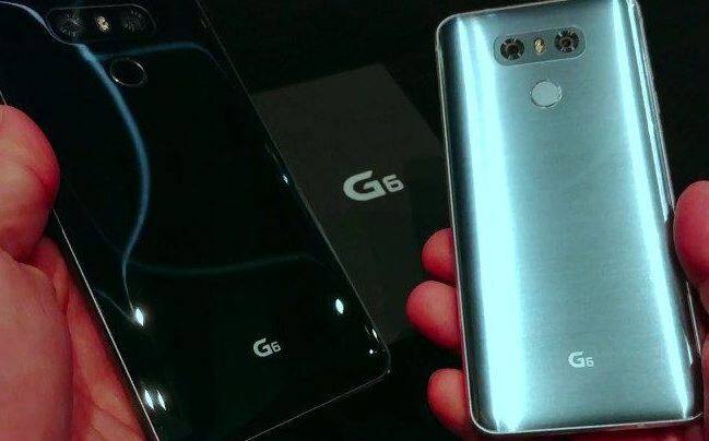 प्रोसेसर की बात करें तो इसमें 2.35GHz क्वार्ड कोर क्लावकॉम स्नैपड्रैगन 821, एड्रिनो 530 GPU और 4 जीबी की रैम दी गई है. 64 जीबी इंटरनल स्टोरेज वाले इस डिवाइस की मैमोरी एसडी कार्ड की मदद से बढ़ाई जा सकती है.