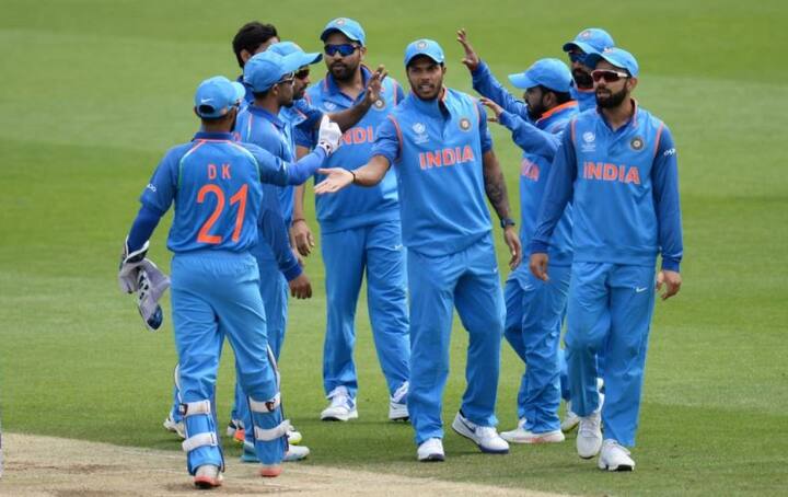 चैम्पियंस ट्रॉफी में भारतीय टीम धमाकेदार खेल दिखाकर टूर्नामेंट के सेमीफाइनल में पहुंची है. वहीं वेस्टइंडीज़ की टीम खराब रैंकिंग की वजह से इस टूर्नामेंट के लिए क्वालीफाई नहीं कर पाई थी.