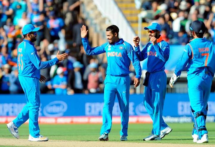 चैंपियंस ट्रॉफी 2017 के दूसरे सेमीफाइनल मुकबाले में गेंदबाजों की शानदार वापसी से टीम इंडिया ने बांग्लादेश को 264 रनों पर रोक दिया.