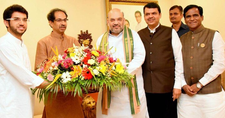 Mumbai Bjp President Amit Shah Met Shiv Sena Chief Uddhav Thackeray Cm Fadnavis Also Present महाराष्ट्र: उद्धव ठाकरे से मिले अमित शाह, सीएम फडणवीस भी रहे मौजूद
