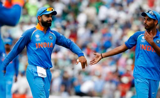 कोहली ने मैच के बाद कहा, ''छोटी छोटी गलतियां बहुत भारी पड़ सकती हैं लेकिन हमने क्रिकेट का एक मैच ही गंवाया है. हमें अब इसको पीछे छोड़कर आगे बढ़ना होगा और गलतियों से सीख लेनी होगी. ''उन्होंने पाकिस्तान को जीत का श्रेय दिया और माना कि उनकी टीम खेल के हर विभाग में दोयम दर्जे की साबित हुई.''