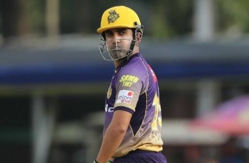 मीरवाइज़ के इस ट्वीट से गुस्से में आए टीम इंडिया के दिग्गज गौतम गंभीर ने भी एक ट्वीट कर उन्हें करारा जवाब दे डाला.