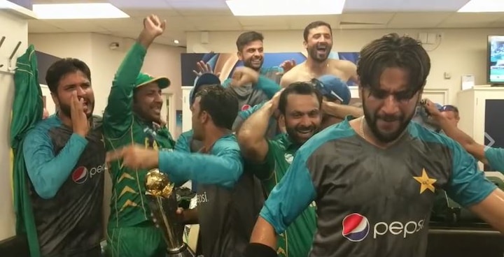 Watch Video Of Pakistan Cricket Team Celebration In Dressing Room After Champions Trophy Win Watch: पाकिस्तान क्रिकेट टीम ने चैपियंस ट्रॉफी की जीत का कुछ यूं मनाया जश्न