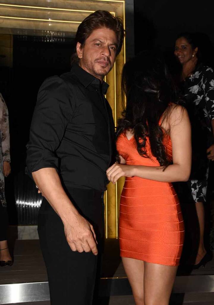 ऐसी खबरें हैं कि जल्द ही 'किंग खान' सुहाना को बॉलीवुड में लॉन्च करने वाले हैं.