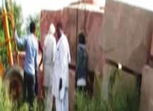 यूपी: राम मंदिर के लिए फिर आने लगे लाल पत्थर, भरतपुर से अयोध्या पहुंचे दो ट्रक