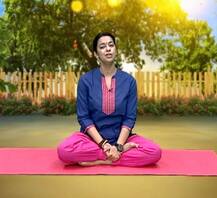 अंतर्राष्ट्रीय योग दिवस 2017: सिक्स पैक ऐब्स बनाने के लिए करें ये योग क्रियाएं!