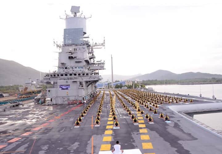 आईएनएस विक्रमादित्य भारतीय नौसेना का सबसे बड़ा विमानवाहक पोत है.