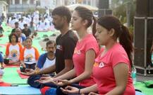 जानिए, दिल्ली में कहां-कहां हो रहा है योग, आप भी हो सकते हैं शामिल