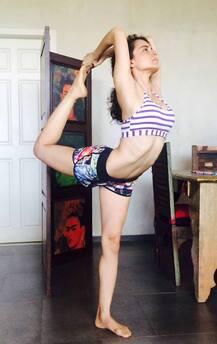 International Yoga Day: योग करती नज़र आई हैं बॉलीवुड की \'क्वीन\' कंगना रनौत, देखें तस्वीरें