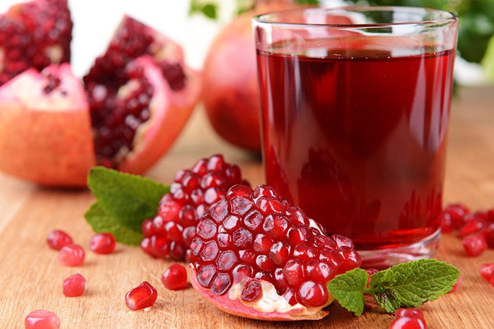 health tips know the health benefits of pomegranate include it in your diet today Health Tips : डाळिंब खाल्ल्यानं वाढेल इम्युनिटी; जाणून घ्या इतर फायदे