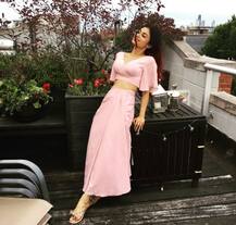 फुर्सत के पलों को कुछ यूं एन्जॉय कर रही हैं \'नागिन 2\' फैम मौनी रॉय, देखें तस्वीरें... 