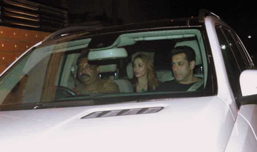 \'ट्यूबलाइट\' की स्क्रीनिंग पर यूलिया वंतूर को साथ लेकर पहुंचे सलमान खान, देखें तस्वीरें