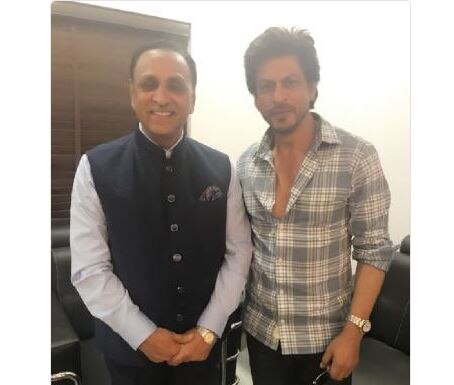 Superstar Shah Rukh Khan Meets Gujarat Cm Vijay Rupani शाहरुख ने गुजरात के मुख्यमंत्री विजय रूपानी से की मुलाकात