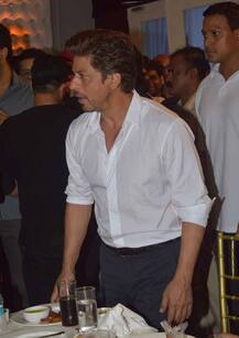 PHOTOS: बाबा सिद्दीकी की इफ्तार पार्टी में अलग-अलग पहुंचे शाहरूख खान और सलमान खान, देखिए तस्वीरें