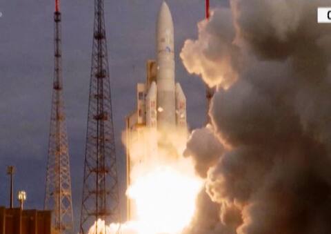 अंतरिक्ष में भारत की एक और उड़ान, ISRO ने अंतरिक्ष में भेजा आधुनिक संचार उपग्रह जीसैट-17 अंतरिक्ष में भारत की एक और उड़ान, ISRO ने अंतरिक्ष में भेजा आधुनिक संचार उपग्रह जीसैट-17