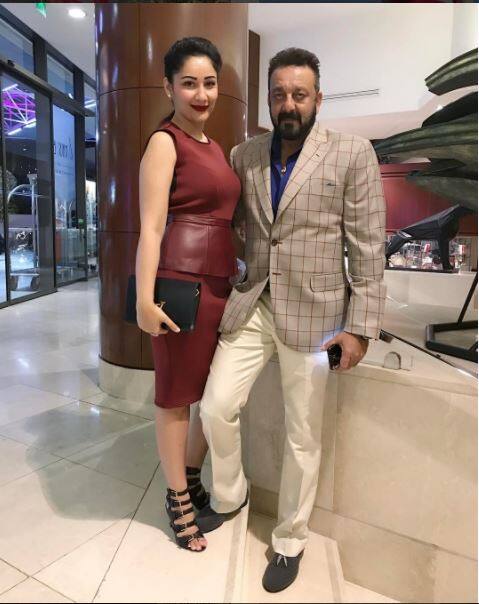 ईद पर ये दोनों कपल एक साथ डिनर करने पहुंचे.