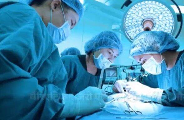 बैरिएट्रिक सर्जरी एक पेचिदा सर्जरी है इसके बाद मरीज को अपनी जीवनशैली का बहुत ख्याल रखना पड़ता है. 