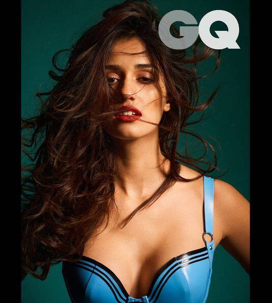 दिशा सोशल मीडिया पर काफी एक्टिव रहती हैं और आए दिन अपनी फोटोशूट की तस्वीरों को इंस्टाग्राम पर शेयर करती रहती हैं.