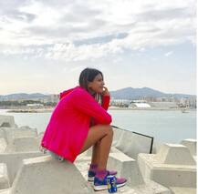 स्पेन में कुछ यूं बीत रहा निया शर्मा का खास पल, देखें तस्वीरें