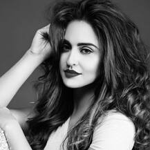 क्रिस्टल डिसूजा ने इंस्टाग्राम पर शेयर की अपनी बेहद खूबसूरत तस्वीरें