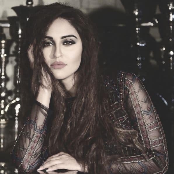 स्टार प्लस की तरफ से क्रिस्टल को बेस्ट पत्नी के किरदार के लिए स्टार परिवार अवॉर्ड से नवाज़ा जा चुका है.