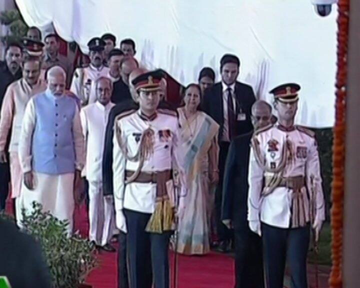 आगे देखिए तस्वीरें...