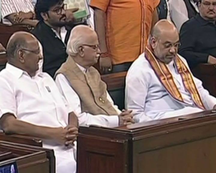 बीजेपी के वरिष्ठ नेता लालकृष्ण आडवाणी, बीजेपी अध्यक्ष अमित और एनसीपी प्रमुख शरद पवार.