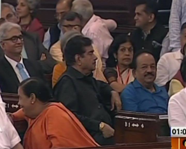 सेंट्रल हॉल में मौजूद नेता और मंत्री. 