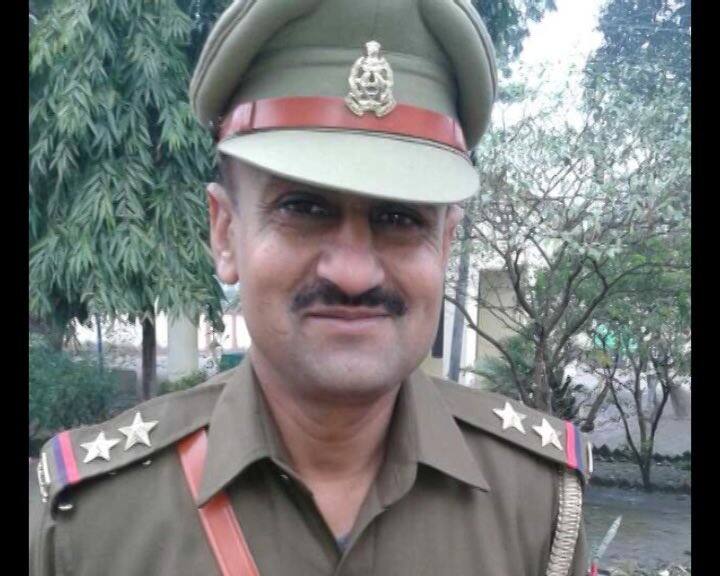 Police Personals Murdered यूपी के बिजनौर में चौकी इंचार्ज दारोगा की गला रेतकर हत्या, खनन माफिया पर शक
