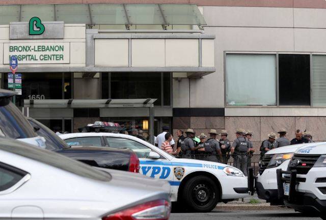 Doctor Opens Fire At Bronx Hospital Killing Woman And Wounding 6 Others न्यूयॉर्क के अस्पताल में डॉक्टर की गोलीबारी से हड़कंप, 1 की मौत, 6 घायल