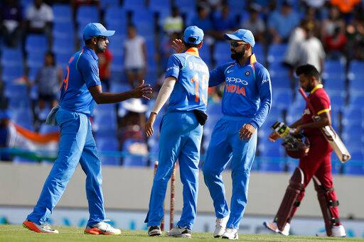 3 अहम विकेट चटकाने के साथ ही अश्विन ने एक बड़ा रिकॉर्ड भी अपने नाम दर्ज कर दिया है. अश्विन भारत के लिए वनडे क्रिकेट में दूसरे सबसे तेज़ 150 विकेट लेने वाले स्पिनर बन गए हैं.