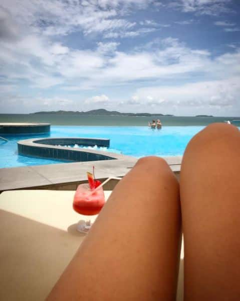  मशहूर टीवी रियलिटी शो 'बिग बॉस' की एक्स कंटेस्टेंट नितिभा कैल इन दिनों फुर्सत के पलों को एंजॉय कर रही हैं. 