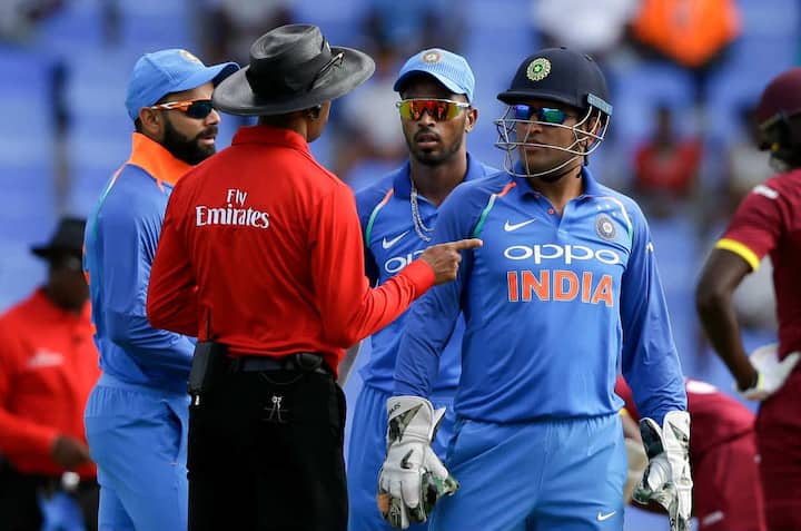 भारत और वेस्टइंडीज के बीच चल रहे 5 मैचों की वनडे सीरीज के तीसरे मैच में कल रात टीम इंडिया ने वेस्टइंडीज को 93 रनों आसानी से हरा दिया.