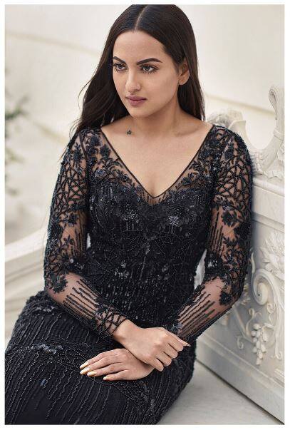  इन तस्वीरों को फैशन ब्रांड Zara Umrigar के लिए क्लिक किया गया है.